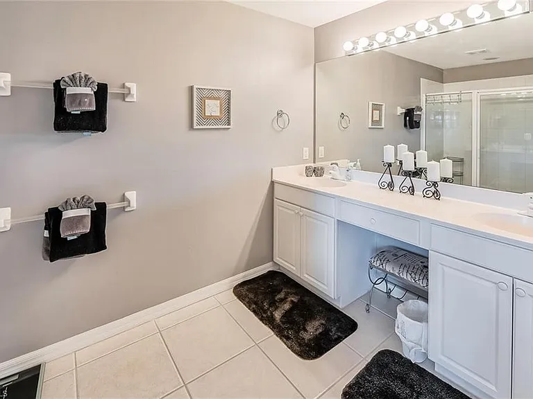1080 Hampton Cir — Photo 10