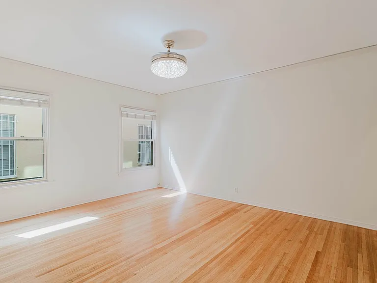 5962 San Vicente Blvd #4 — Photo 27