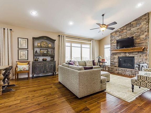3rd image of 1008 Lobdell Dr