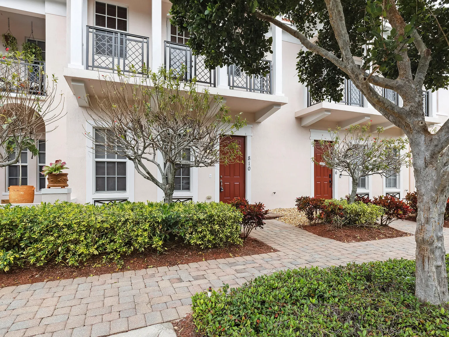 3 bed, 2.5 bath, 2092 sqft, $3,850 — Photo 2