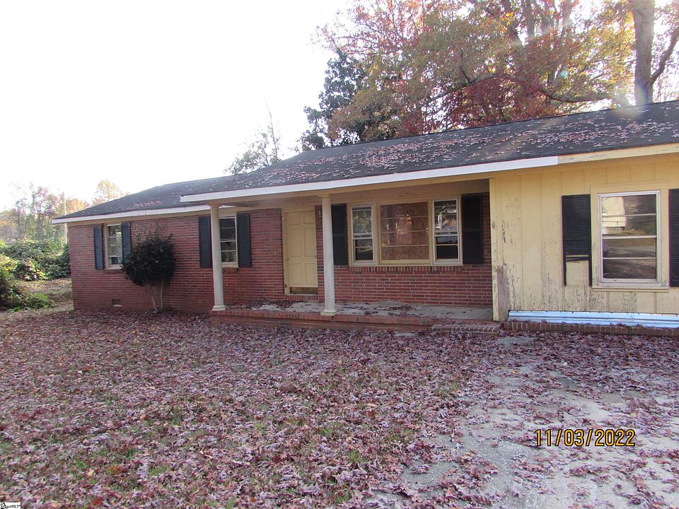 1st image of 11 Oak Dr