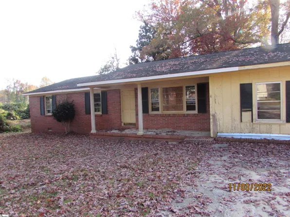 11 Oak Dr, Greenville, SC 29611