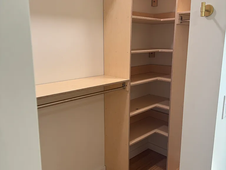 106 E College St — Photo 23