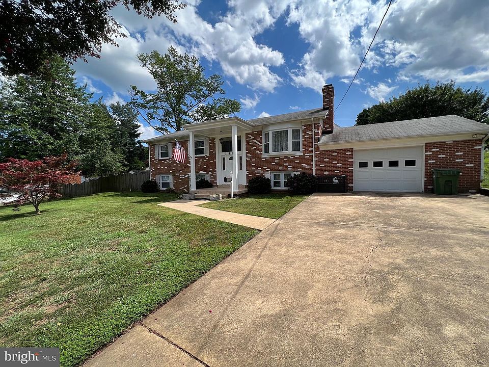 1st image of 1915 Radford Dr
