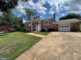 1915 Radford Dr, Woodbridge, VA 22191