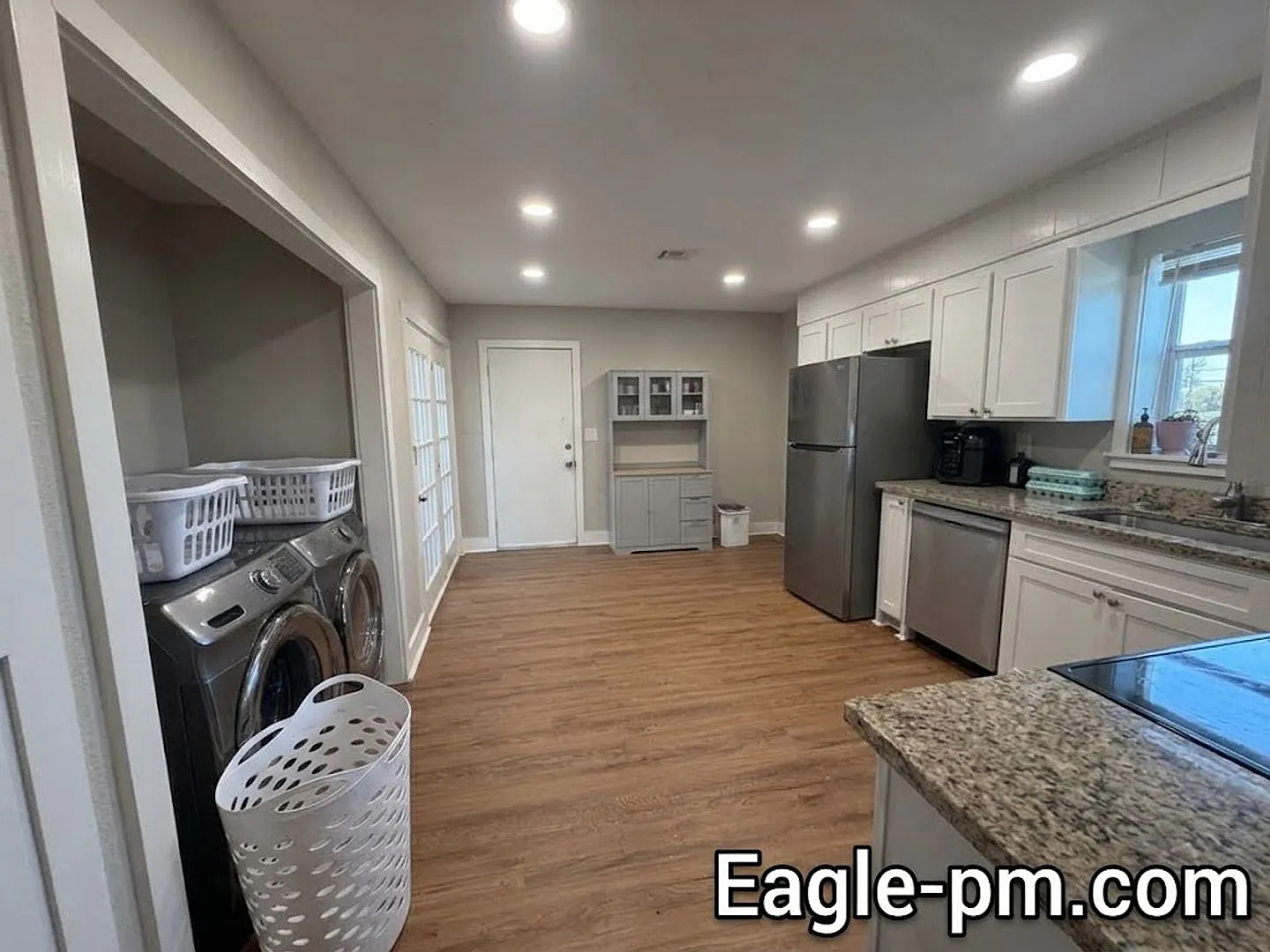 2 Bedroom 1 Bath Home for Rent — Photo 3