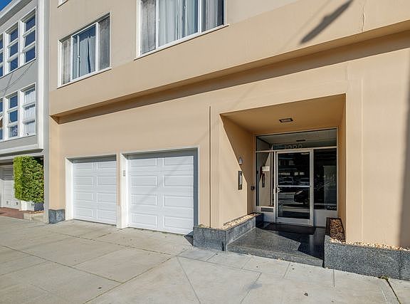 3rd image of 2000 Greenwich St APT 9