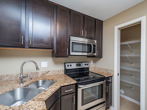 3rd image of 203 6th St #20307
