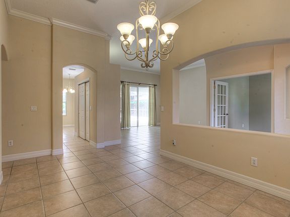 4th image of 19311 Autumn Woods Ave