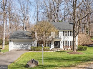 1081 Old Cedar Rd, Mc Lean, VA 22102