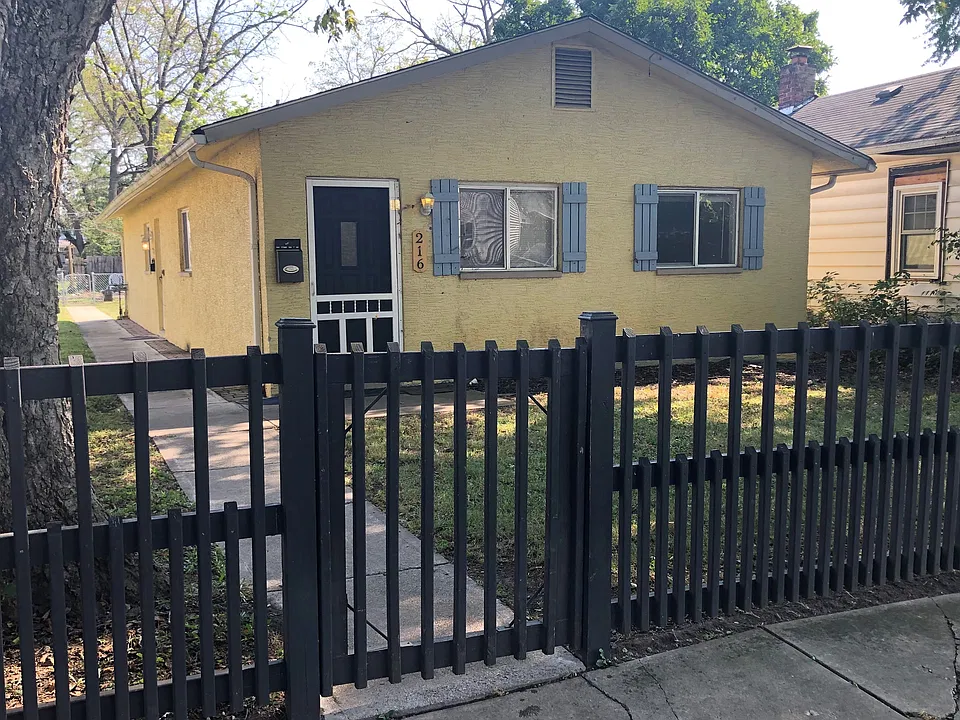 218 Stevens Ave #218