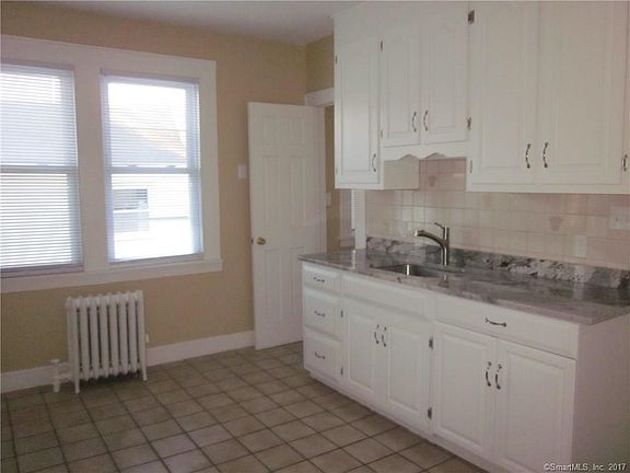 4th image of 385-389 Hawley Ave