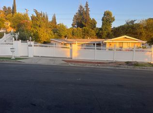20660 Clarendon St, Woodland Hills, CA 91367
