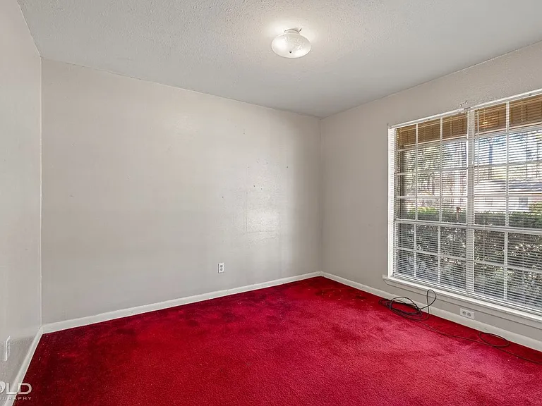 2935 Salem Dr — Photo 17