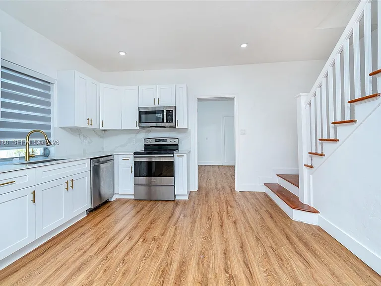2368 SW 26th St #A — Photo 14