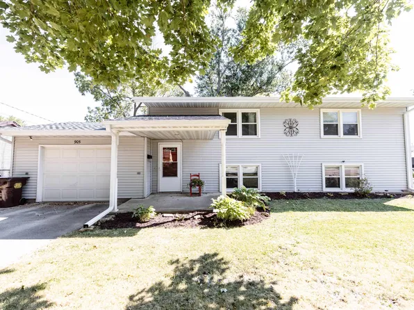 905 S 8th St, Oregon, IL 61061