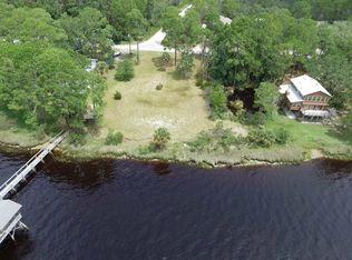 23 Riverview Rd, Panacea, FL 32346