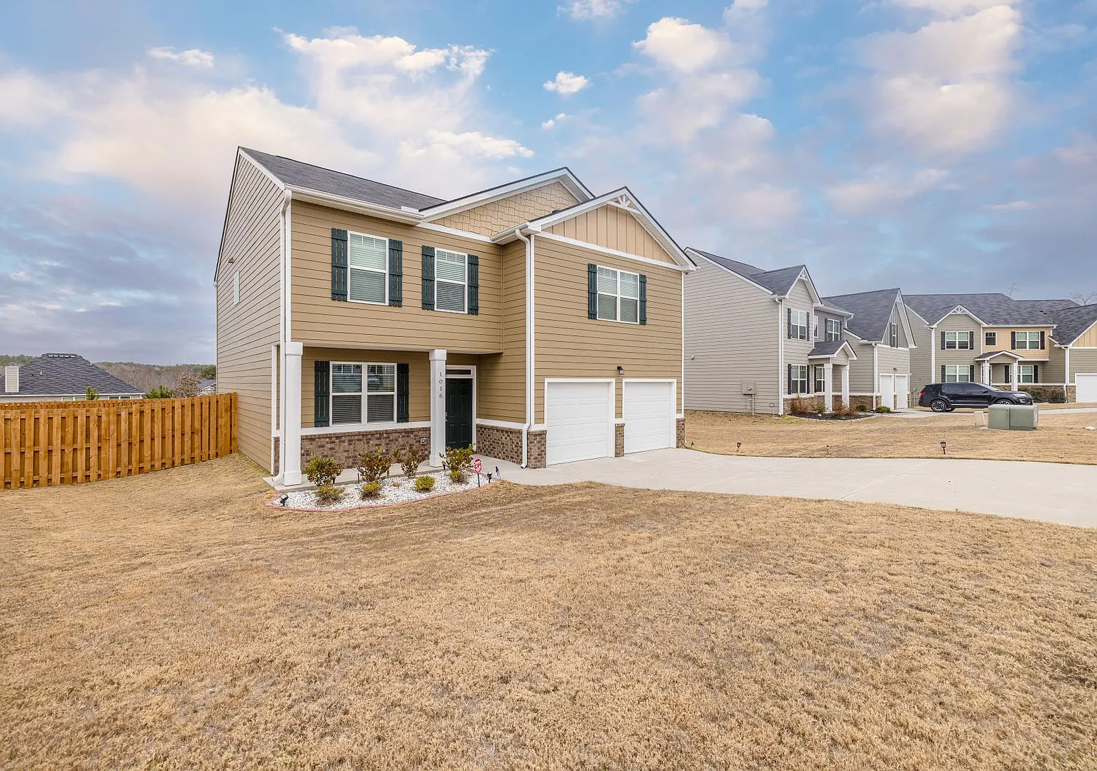 1016 Sherwood Ln — Photo 2
