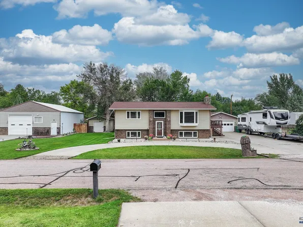 4736 Howie Dr, Rapid City, SD 57703
