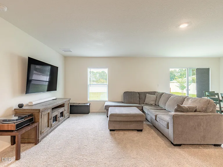11 Ruth Dr — Photo 30