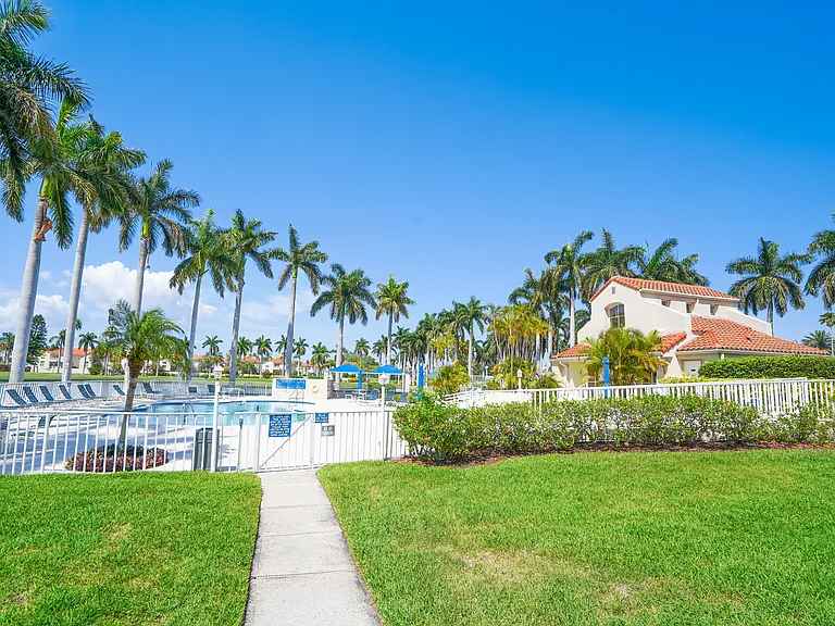 6100 Bahia Del Mar Cir #105 — Photo 25