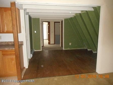 4th image of 104 White Pine Trl