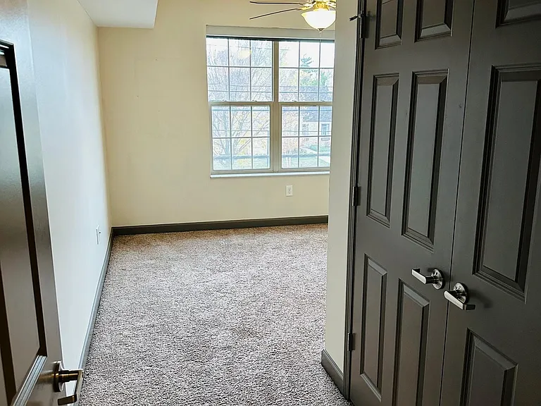 7 E Dominion Blvd #G — Photo 11