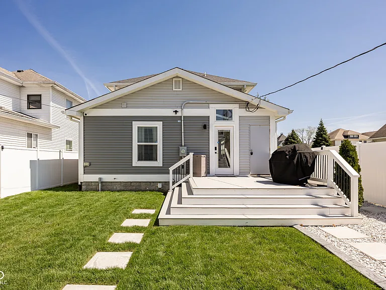 2934 Macpherson Ave — Photo 32