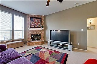 5th image of 445 Shadow Grass Ave