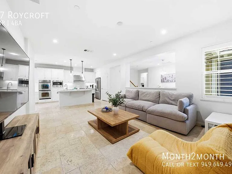 37 Roycroft — Photo 2