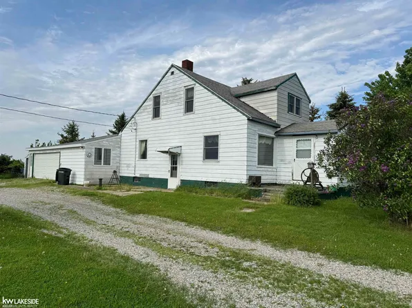 433 Oak Beach Rd, Kinde, MI 48445