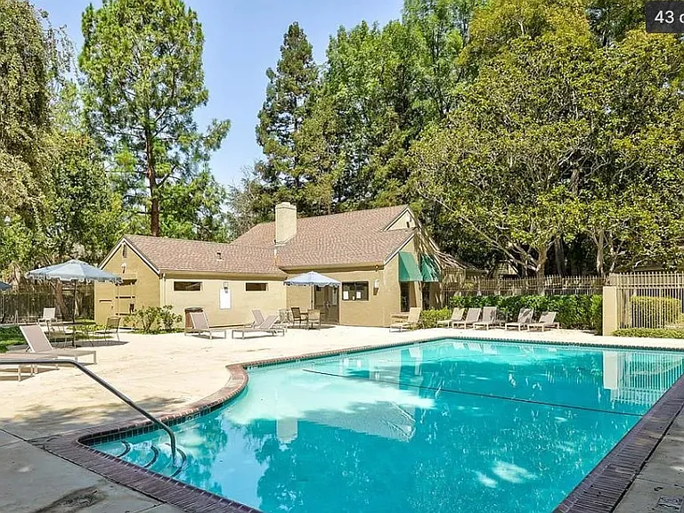 5410 Makati Cir — Photo 32