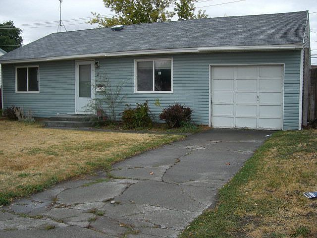 1st image of 211 Beacon Dr