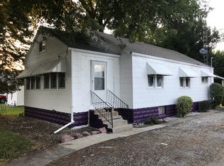221 W Jackson St, Virden, IL 62690