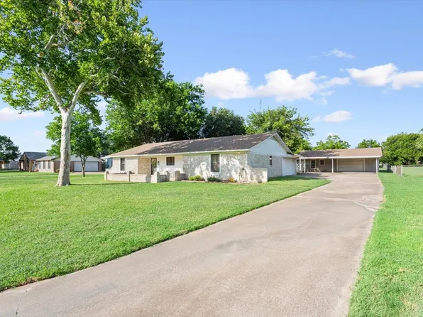 108 Towne West Dr, Lorena, TX 76655