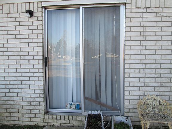 4th image of 402 S Independence Ave