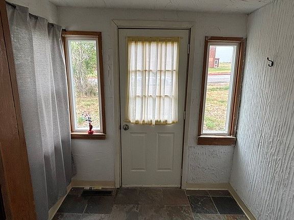 3rd image of 415 3rd St S