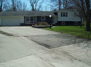 28 Greenway Dr, Goshen, IN 46526