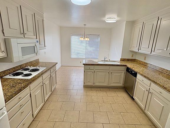 2nd image of 959 Wallace Dr