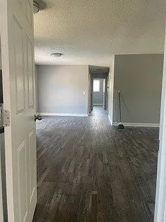 215 Kirby Dr — Photo 5