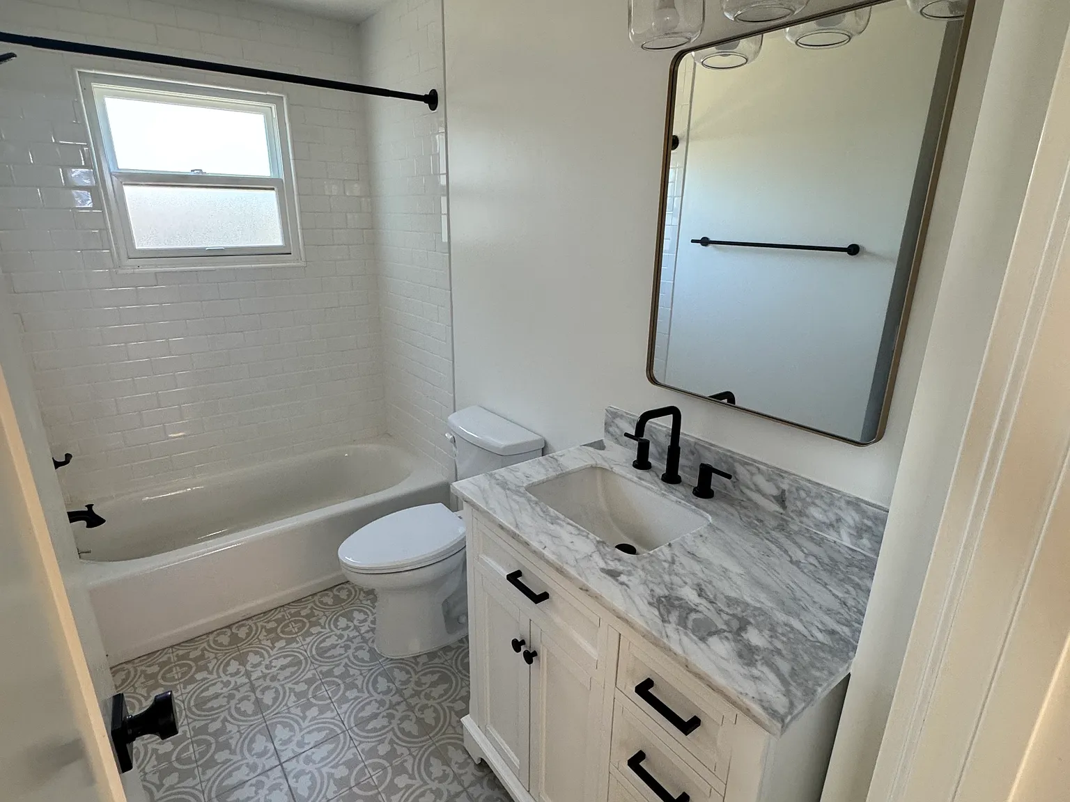 2 bed, $4,200 — Photo 3