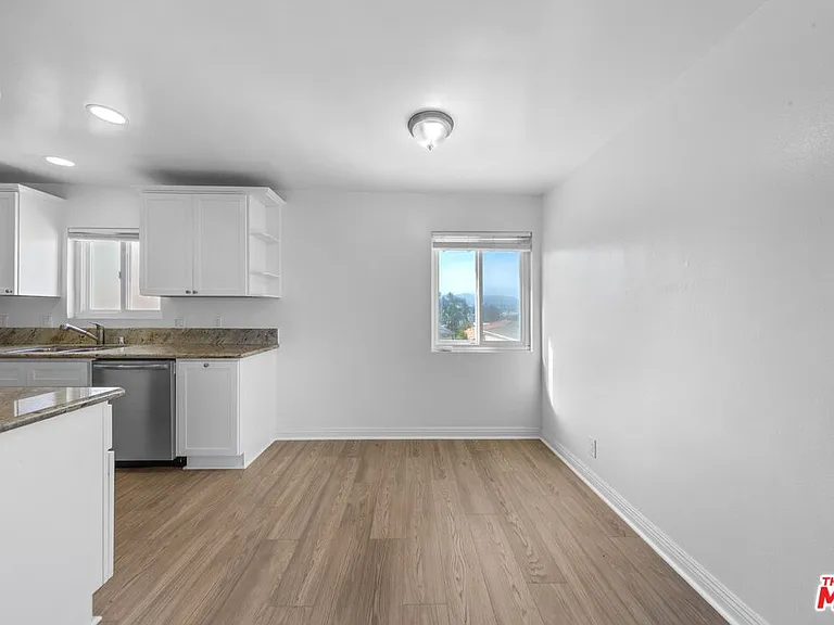 643 Pacific St — Photo 48