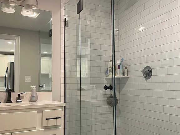 5th image of 277 Dorchester St