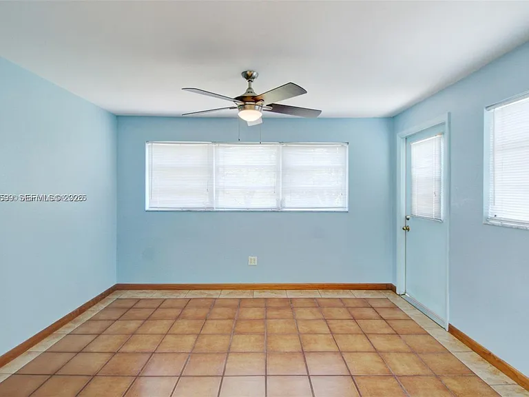 10250 Caribbean Blvd — Photo 9