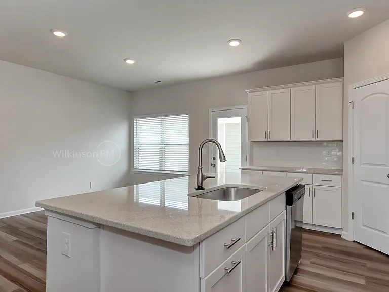 706 Sagecroft Ln — Photo 8