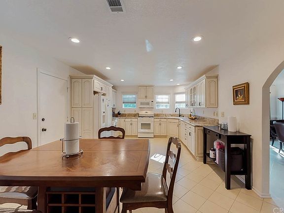 4th image of 15112 Julianne Ct