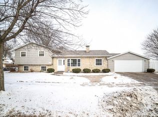3718 1st Ave NW, Cedar Rapids, IA 52405