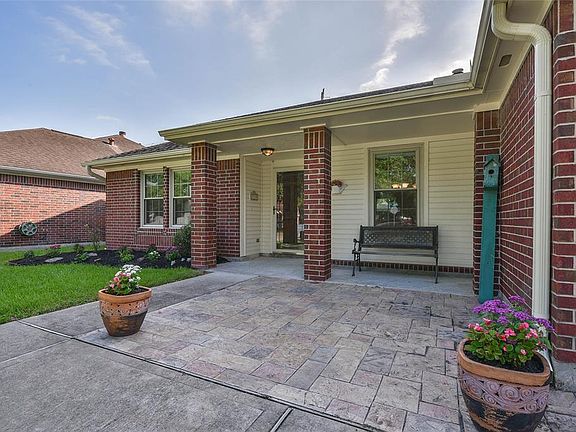 3rd image of 2719 Foxden Dr