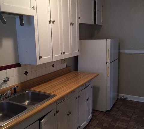 5th image of 617 Orient Dr APT 1