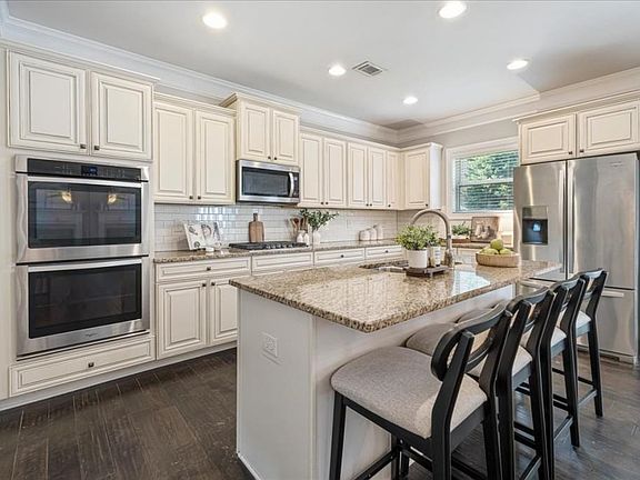4th image of 1305 Roswell Manor Cir